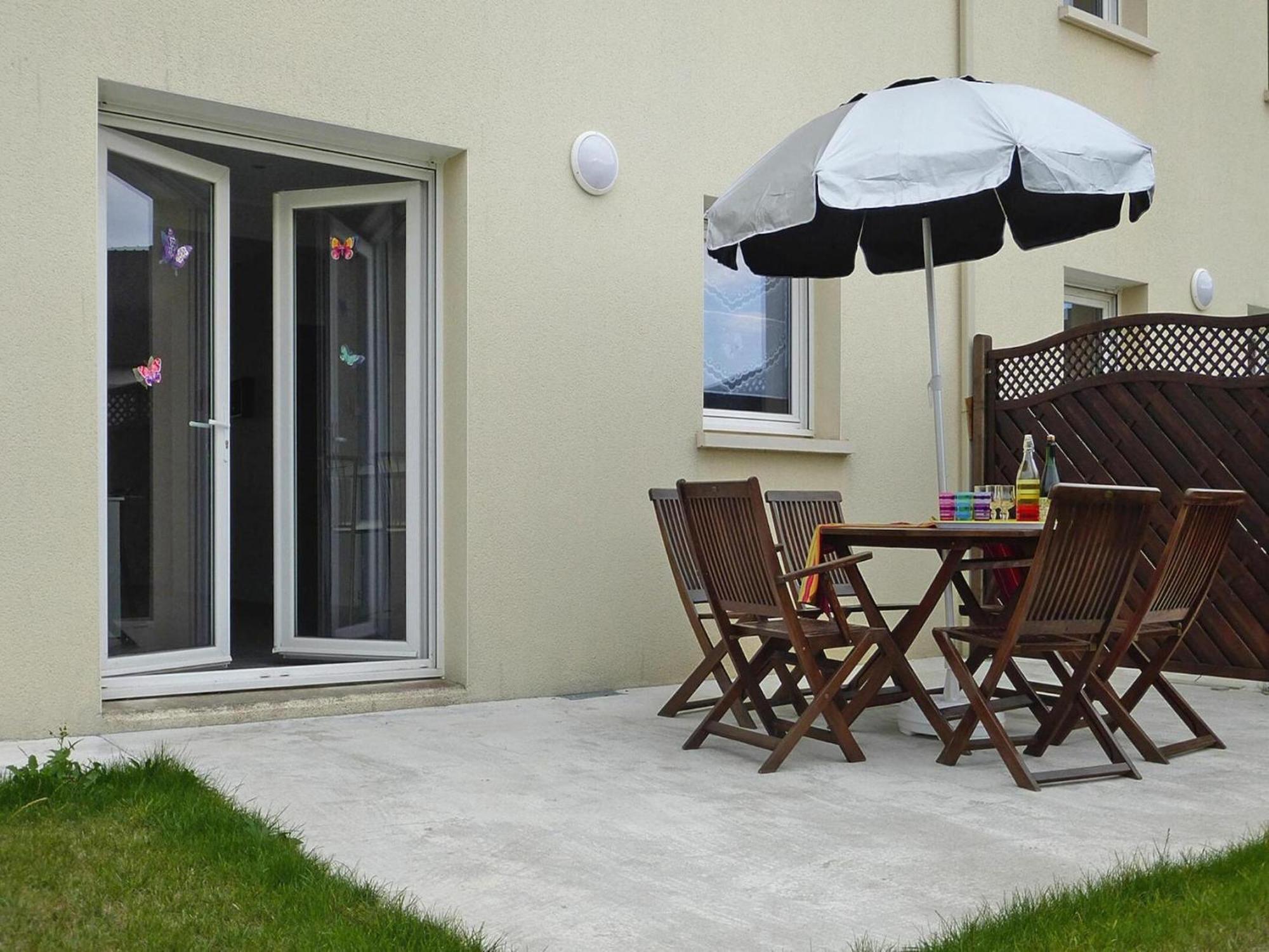 Modern Semi Detached House With Terrace Saint Quay Portrieux Villa Buitenkant foto